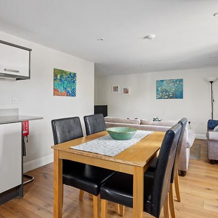 Cosy & Central Brockenhurst Flat, 2Br Luaran gambar